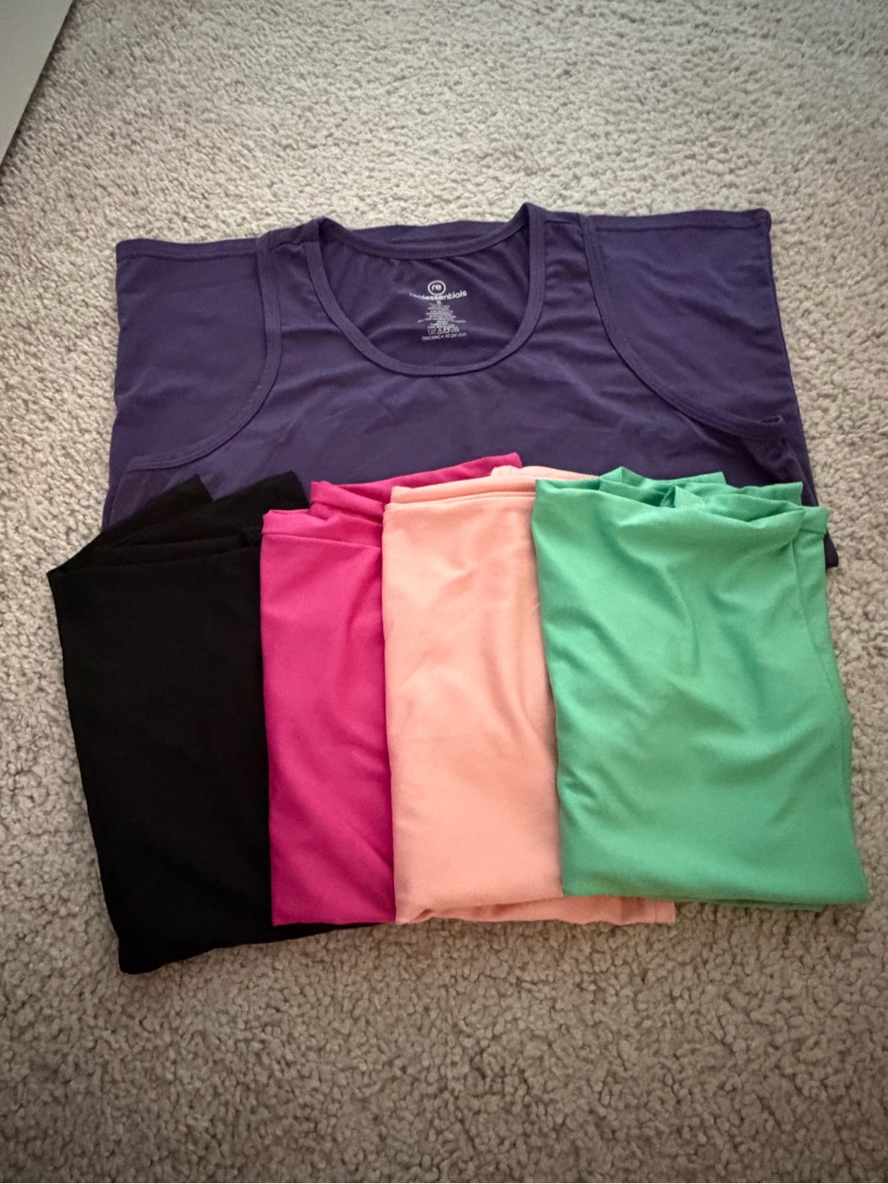 Women’s Performance Tank Top Lot